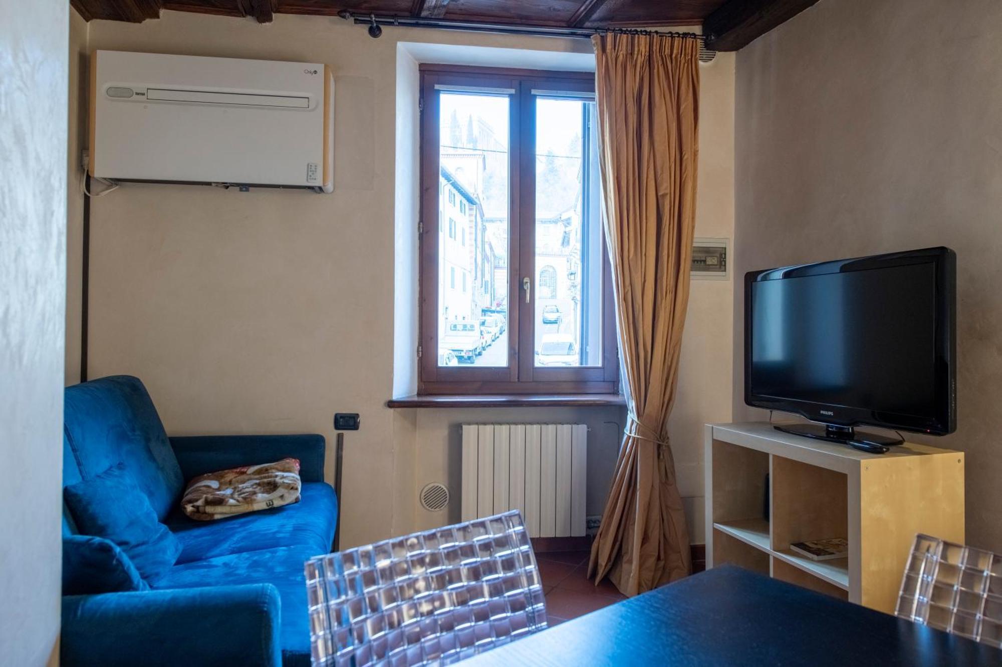 Ai Piedi Del Castello / 4Pl / Apt. Full เวโรนา ภายนอก รูปภาพ
