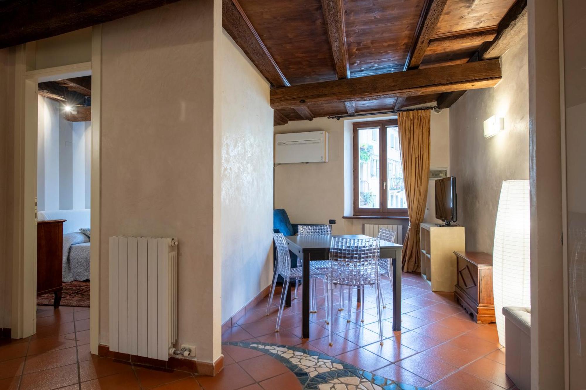 Ai Piedi Del Castello / 4Pl / Apt. Full เวโรนา ภายนอก รูปภาพ
