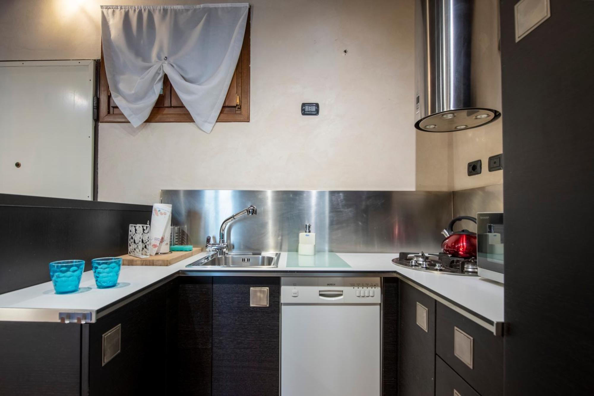 Ai Piedi Del Castello / 4Pl / Apt. Full เวโรนา ภายนอก รูปภาพ
